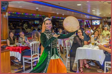 Cena crucero por Estambul con espectáculo nocturno turco